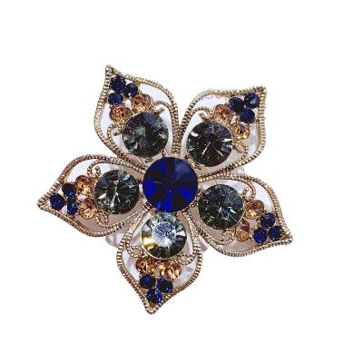 China Fashion new style western style brooch loose flower brooch Korean rhinestone pin brooch ladies for sale