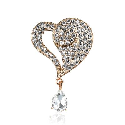 China Korean Hot Selling Alloy Heart Brooch Women's Rhinestone Western Style New Crystal Love Brooch for sale