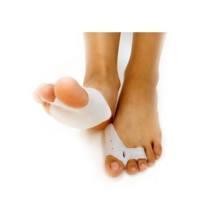 China Toe 3 Toe Toe Holes Gel Bunion Toestraightener Hallux Valgus Protector Corrector Spacer Toe Separator Foot for sale