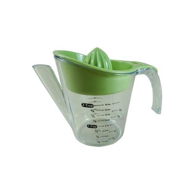 China Factory Price Sustainable Durable Using Hand Press Measuring Cup Anti-Skid Lemon Citrus Juicer Squeezer for sale