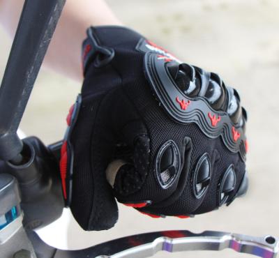 China Half anti-slip refers to spring/summer/fall off-road cycling and half refers to outdoor hard shell motorcycle gloves for sale