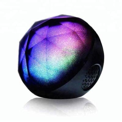 China Diamond Speaker Lamp Hot Selling Wireless LED Lights Sphere Shape Wireless Speaker for sale