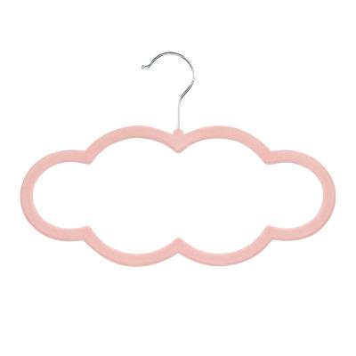 China Modern Cloud Shape Kids Velvet Coat Hanger Pink Color Assembled Hanger for sale