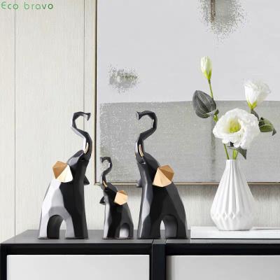 China Creative Nordic Lux Style Resin Crafts Ornaments Entrance Elephant Family Home Decoration From China for sale