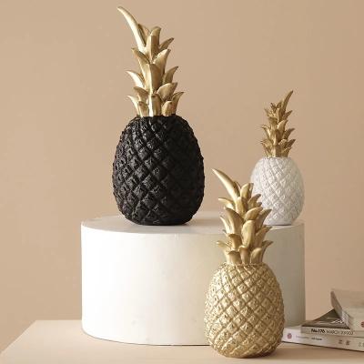 China Type home fashionGold resin pineapple figurine fruit Europe gold resin pineapple figurine fruit ornaments for sale