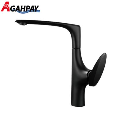 China Thermostatic Faucets Hose To Tap Single Handle Matte Black Single Lever Hot And Cold Kitchen Mixer Tap For Kitchen Sink for sale