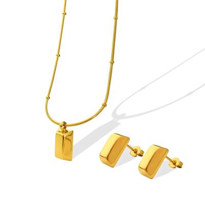 China High Quality Stainless Steel Luxury Waterproof Gold Jewelry Set Snake Chain Square Necklace Pendant Set for sale