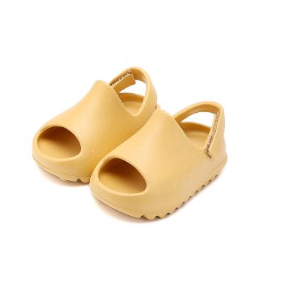 China summer round kids yezzy shoes for girls boys light up non slip slipper sandal kids for sale