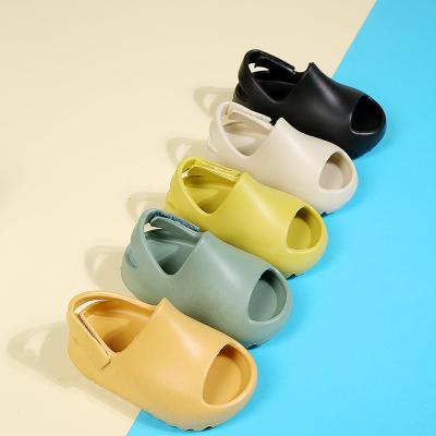 China Round Children's Bathroom Slippers In Summer Home Non Slip Comfortable Shoes Sandals Child Girl for sale