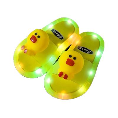 China Round Children's Outdoor Slipper Indoor Bathroom Children's Led Lighted Soft Home Slippers for sale