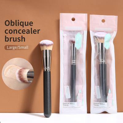 China Custom Soft Nylon Hair Concealer Pencil Makeup Brush YC067 YC068 Manufactur Logo Concealer Makeup Brushes Hair Foundation Soft Yousha New Design for sale