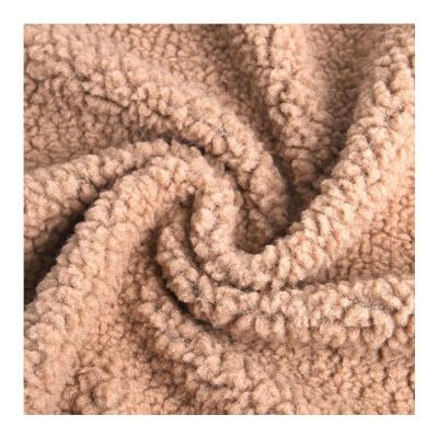 China Anti-Static Comfortable 100% Polyester Knit Sherpa Integrated Fleece Fabric No Bonding for Garment and Dress for sale