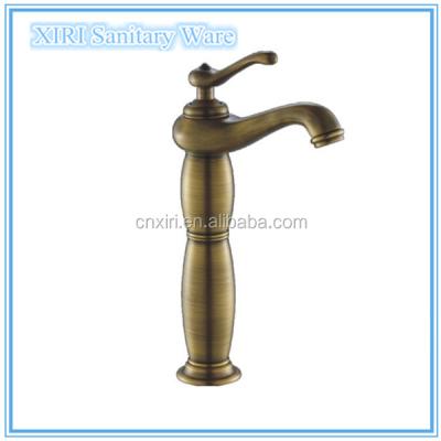 China Contemporary old antique all antique copper faucet 8116-1 European high style brass antique faucet for sale