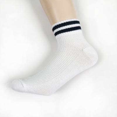 China Athletic Factory Wholesale Men's Breathable Sports Socks for sale