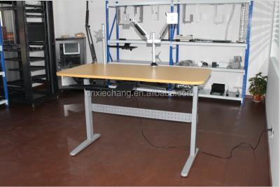 China Office Desks Metal Electric Height Adjustable Desk And Lift Table for sale