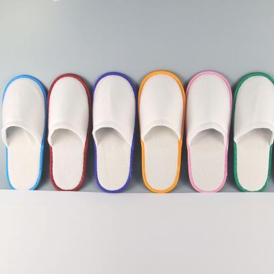 China New Design Nonwoven Nonwoven Bath Slipper Wholesale Disposable Slippers Hotel Amenities for sale