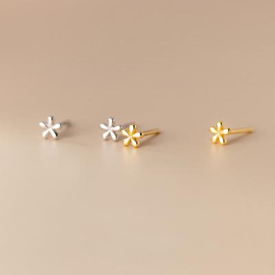 China FASHIONABLE 925 silver gold plated Korean earrings female shiny five-petal small flower earrings stud earrings for sale