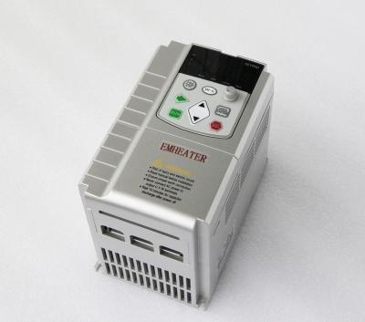 China 2.2kw Irrigation Variable Frequency Single Phase 220VAC and DC MPPT Input Solar Pump Inverter for sale