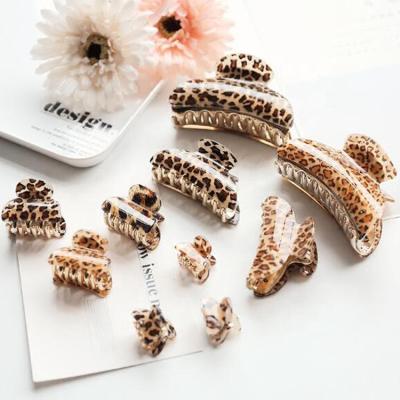 China Small Plastic Metal Acrylic Hair Claw Clips Hair Accessories Wholesale Fashionable Different Unique Designs For Women for sale