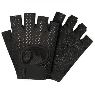 China Comfort Men Women Bodybuilding Fitness Sports Weightlifting Gym Breathable Waterproof Fingerless Gloves for sale