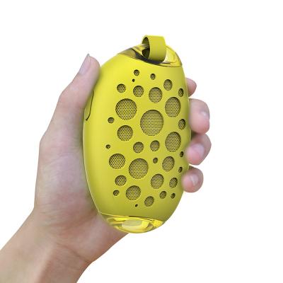 China Wireless Mini Mango Bluetooth Speaker MG X1 Outdoor Stereo Speaker With Handheld Microphone Hook for sale