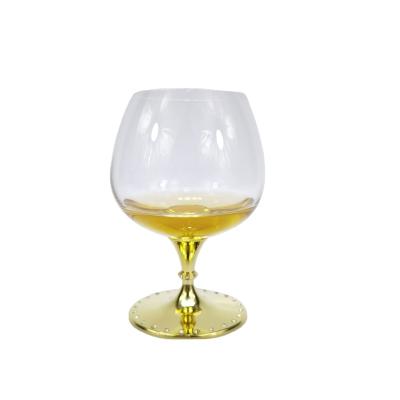 China Sustainable Exquisite Workmanship Feasts Valentines Day Golden Cups Centerpiece Crystal Brandy Brandy Cup for sale