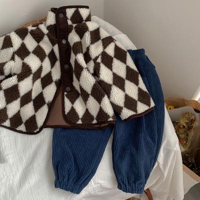 China Viable Boy's Lamb Coat 2021 Stylish Children's Warm Plaid Plush Baby Coat for sale