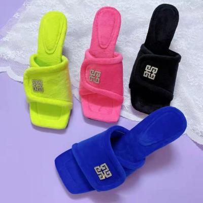 China Fashion Trend 35-42# 4 Colors 2022 New Open Toe Rhinestone Fur Slippers Slip On Female Square Toe Middle Heel Slippers Sandals for sale