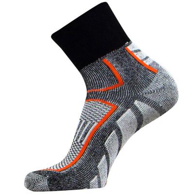 China Antibacterial Coolmax Men Breathable Compression Ankle Quick Dry Running Socks for sale