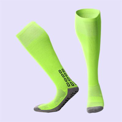 China Custom Made Antibacterial Cotton Men's Antibacterial Sports Compression Football Non-Slip Socks for sale