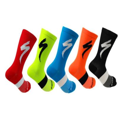 China Disposable Wholesale Nylon Material Fashion Logo Fashion Mens Cotton Sports Socks for sale