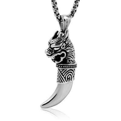 China Environmental Friendly Stainless Steel Wolf Head Spike Pendant Fashion Necklace Men's Titanium Steel Jewelry From Retro for sale