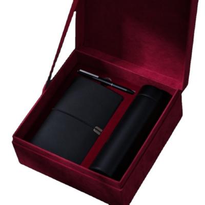 China Temperatuurscherm Thermosbeker in rode suede Flip Box Perfect voor zakelijke souvenirs Te koop