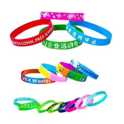 China LED licht nieuwigheid cadeautjes siliconen polsband met lichtgevende letters en aangepaste kleur Te koop