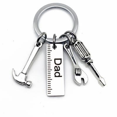 China Metal Crafts Creative Fathers Day Keychain with Stainless Steel Hammer and Screwdriver for sale