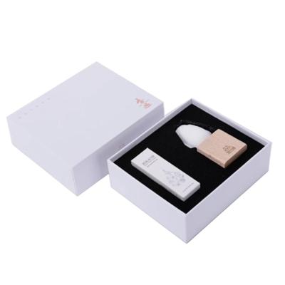 China Greedy Cat Powder Fragrance Seat Small Canglan Essential Oil Business Gift for Present for sale