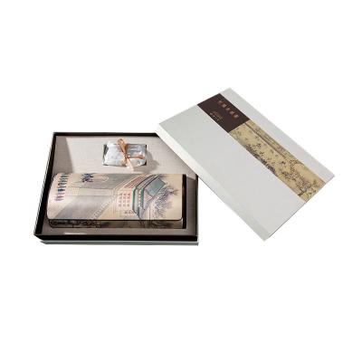 China Mejorar sus actividades con este ratón inalámbrico y Silk Mouse Pad Set de caja de regalo en venta