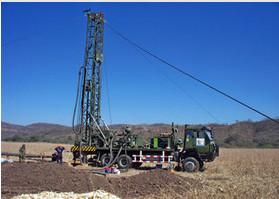 China Plataforma de perforación eléctrica del pozo de agua con la rotación del palo 360° y el ángulo de la perforación del 90° en venta