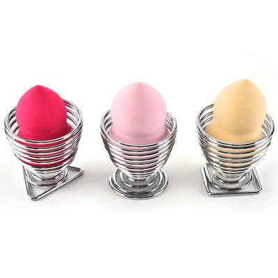 China Universal Makeup Sponge /puff Carbon Steel Makeup Sponge Rack Holder Beauty Egg Drying Stand Blender Drying Case Storage Rack With Square Bottom for sale