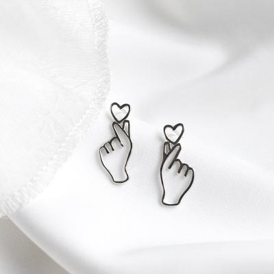 China Kingcome Simple Graceful Graceful Delicate Kingcome Earrings Shape S925 Sterling Silver Small Hand Love Heart Stud Earrings for sale