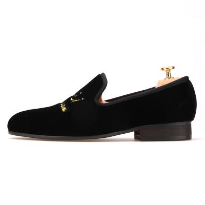 China Red Bottom Mens Velvet Loafers Rubber Outsole Color Customized For Business for sale