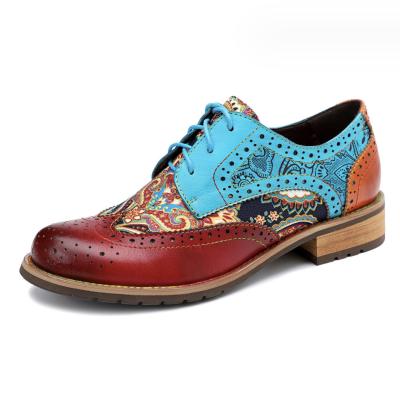 China Britse stijl vrouwen Brogue Oxford schoenen Meerdere kleuren vrouwen Lederschoenen Derby Te koop