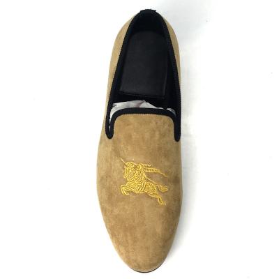 China Tassel Mens Velvet Loafers Embroidered With Rubber Outsole for sale