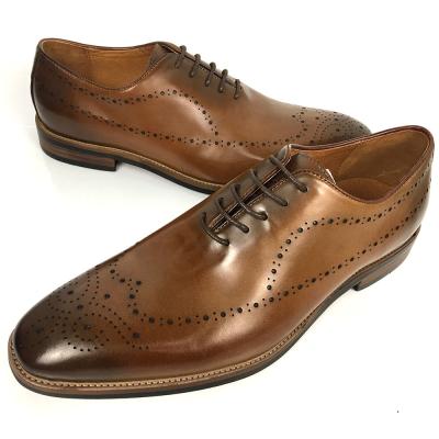 China Inglaterra Estilo de moda hombres de oficina calzado Brogue de cuero formal con tamaño grande en venta