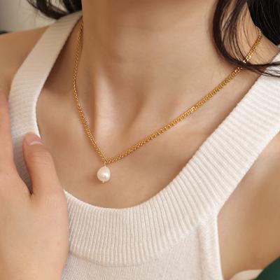 China New Arrival High Quality Handmade Pearl Necklace American Fashionable Gold Plated Sweater Chain Pendant Necklace For Women for sale