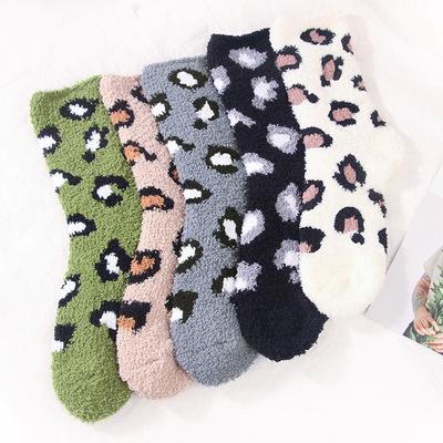 China Leopard Print Slouch Breathable Fashionable Soft Elastic Knitted Socks for sale