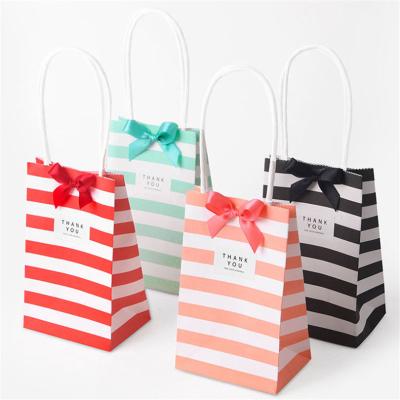 China Recyclable Wholesale VBOX Candy Stripe Paper Gift Bags Thank You for sale