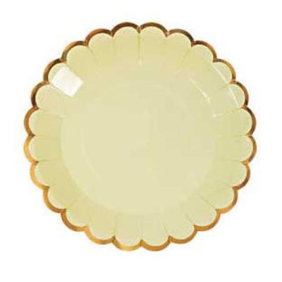 China 100% Disposable Reliable and Safe Material Petal Shape Disposable Paper Plate for Birthday for sale