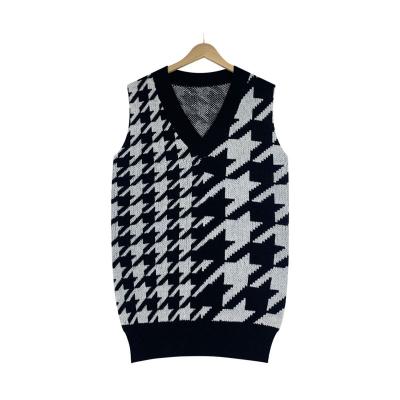 China OEM/ODM Customized Fashion Jacquard Loose QUICK DRY Pattern Women's V-Neck Vests Sleeveless Sweater Knit Sweater for sale