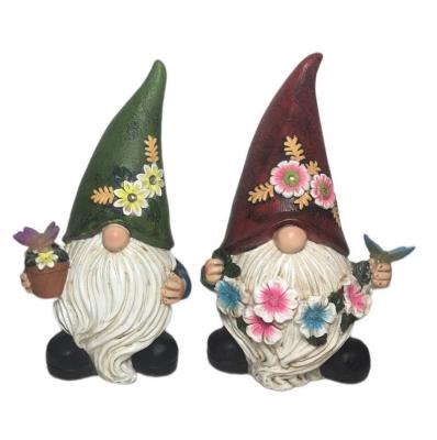 China Polyresin Traditional Outdoor Garden Decoration with Solar Light Resin Gnome Statues Set of 2 for sale